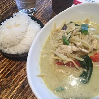 CHICKEN GREEN CURRY
