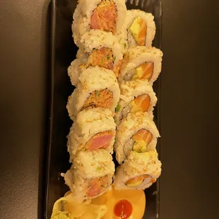 Salmon Avocado Roll &amp; Spicy Tuna Roll mini