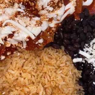 a plate of mexican food
