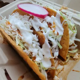 3 crispy tacos with chicken! Sooo delicious!