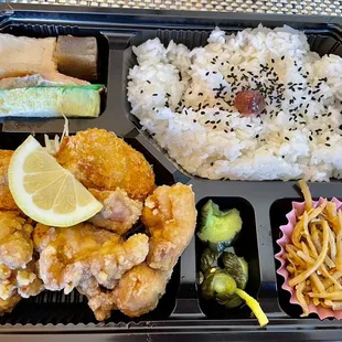 To go Bento - Fried chicken (Karaage) and oyster