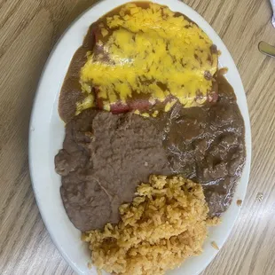 Cheese enchilada and guisada plate