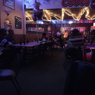 Live band sounds good..R&amp;B, and jazz!