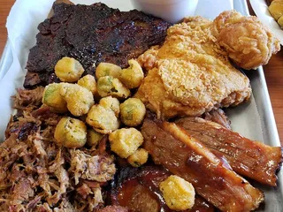 Sooey's BBQ & Rib Shack - Corolla