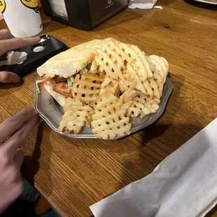 Kick-n chicken po-boy
