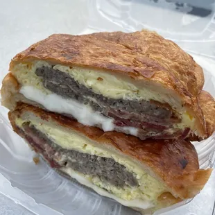 Breakfast Croissant (TikTok: @justandyvu)