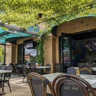 Plenty of indoor/outdoor seating.