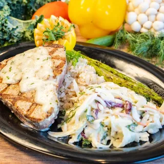 Grilled Ahi Tuna Green Salad