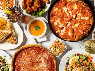 Selma's Chicago Pizzeria & Tap Room