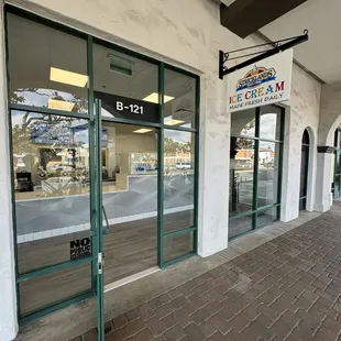 Stricklands Ice Cream New Location - Triangle SQ on 19th St., Costa Mesa CA