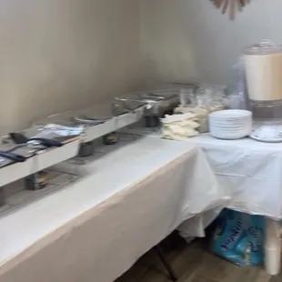 Catering with chafer; Horchata dispenser