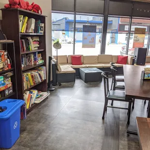 Community library and board games