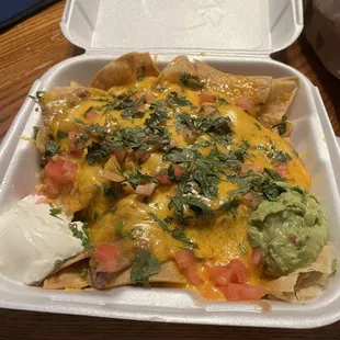 Deluxe bean nachos.