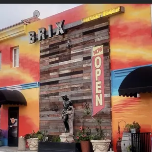 BRIXS  SUNSET LOUNGE. Happy Hour Tuesday-Friday's 3-6  Bogo    Karaoke Tue ,Wed, Thur, 7-11 &amp; Saturdays 8-12