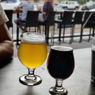 Left: 16oz Right: 10oz