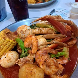 Low Country Boil with broccoli