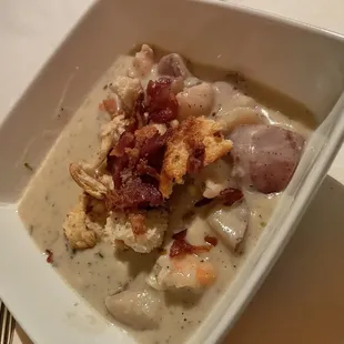 Creamy shrimp chowder