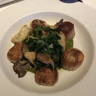 Cast Iron Seared Sea Scallops