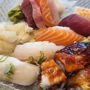 Ocean Fish Sushi &amp; Grill - Sushi Deluxe (sashimi, nigiri, raindbow roll