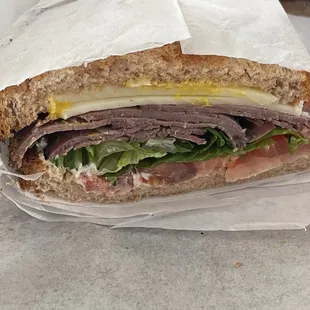 Perfect ratio roast beef sandwich