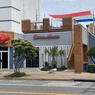 the entrance to the restaurant