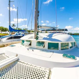 Large forward deck with hammock.