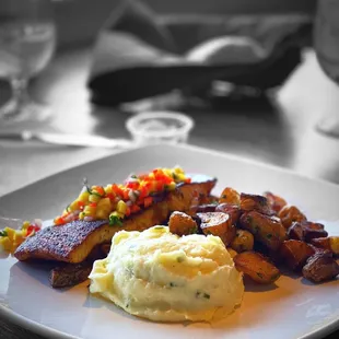 Blackened mahi mahi @whaevaeats