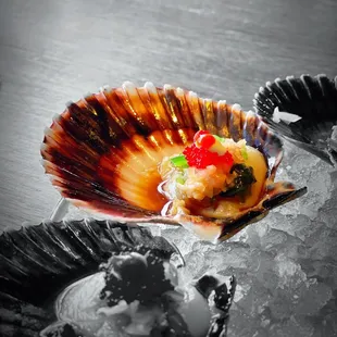 Scallop sashimi @whaevaeats