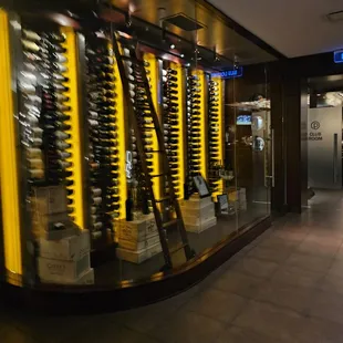 wine insdie lobby area  #ReviewsByRL