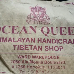 They giveyou their products in this handt Reusable bag!