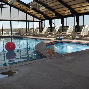 Indoor/Outdoor Heated Pool &amp; Jacuzzi