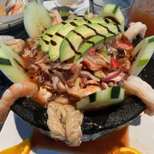 Aguachile mixto molcajete