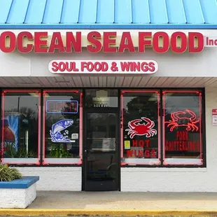 In the same shopping center as Grand Mart and Dollar General!