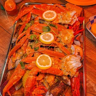 Insta @ SpicyAivy seafood broil