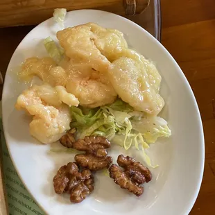 Honey walnut prawns