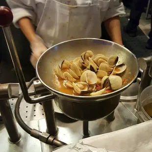 Clams on beer broth