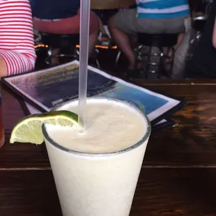 Ahh pina colada and nice photobomb ass shots