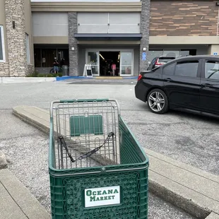 No sign out front, only the cart that indicates where you are.