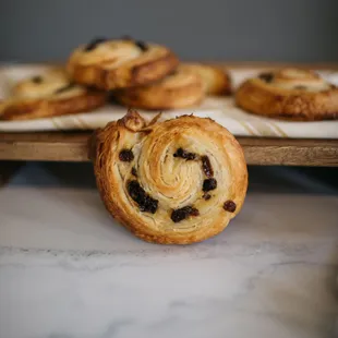 Vanilla cream and raisins wrapped in a flaky and light pastry