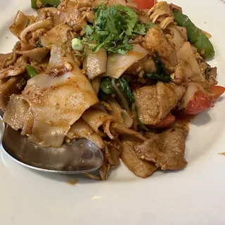 PAD KI-MAO (DRUNKEN NOODLE)