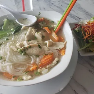 CHICKEN NOODLE BOWL