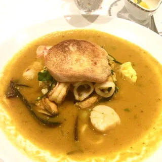 Bouillabaisse Oceanique Saffron Aioli