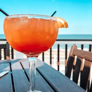 Punch for 2 on the balcony