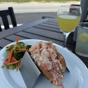 Heavenly Lobster Roll