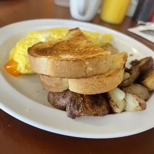 Cheese omelet with home fries