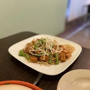 Tofu pad thai