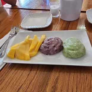 Sticky mango rice