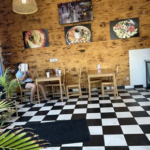 ramen and noodles, interior