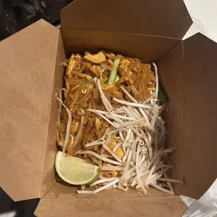 Chicken pad Thai regular size