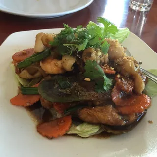 Seafood Special with Garlic Sauce
